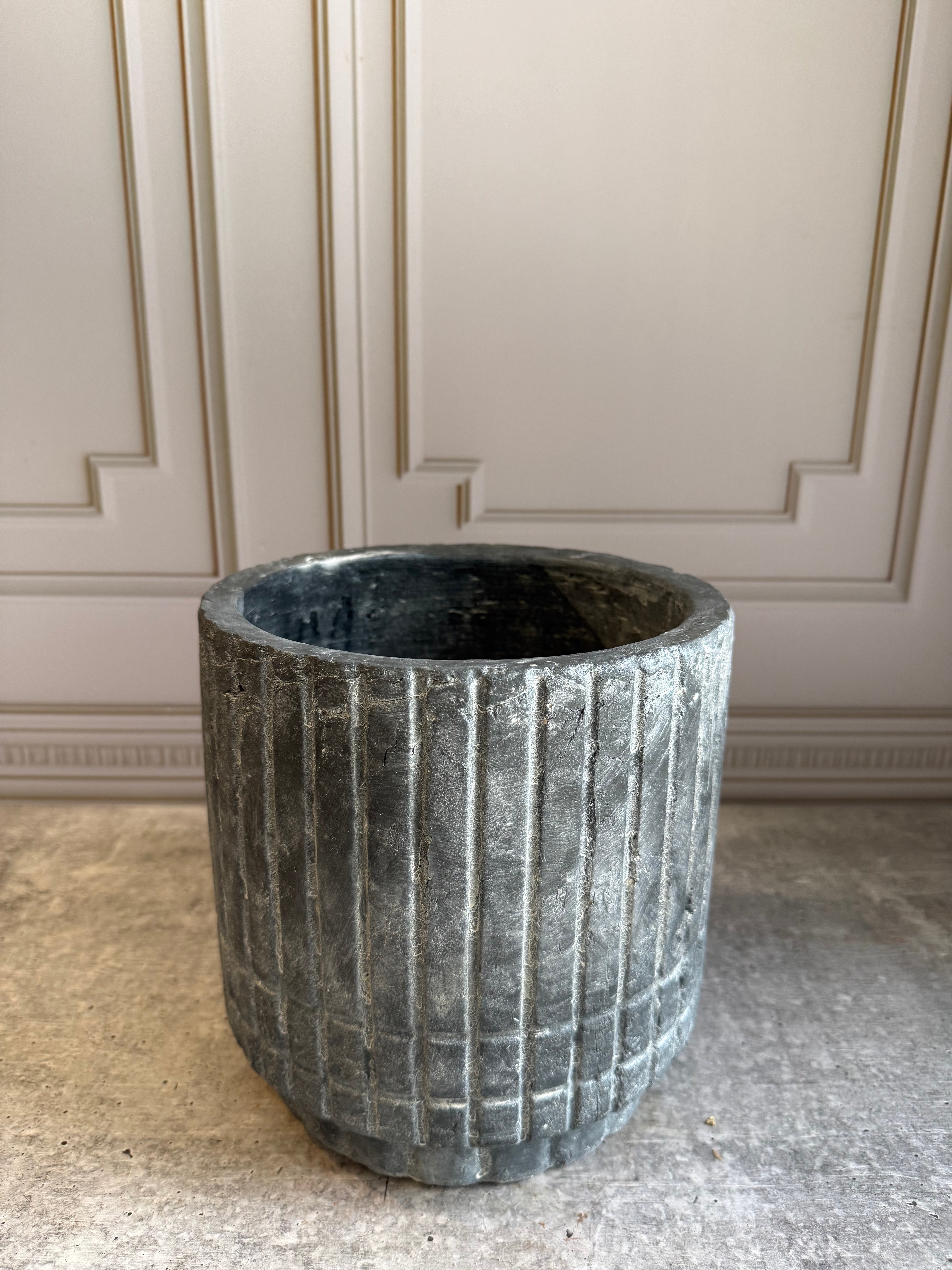 Stonewash Column Pot