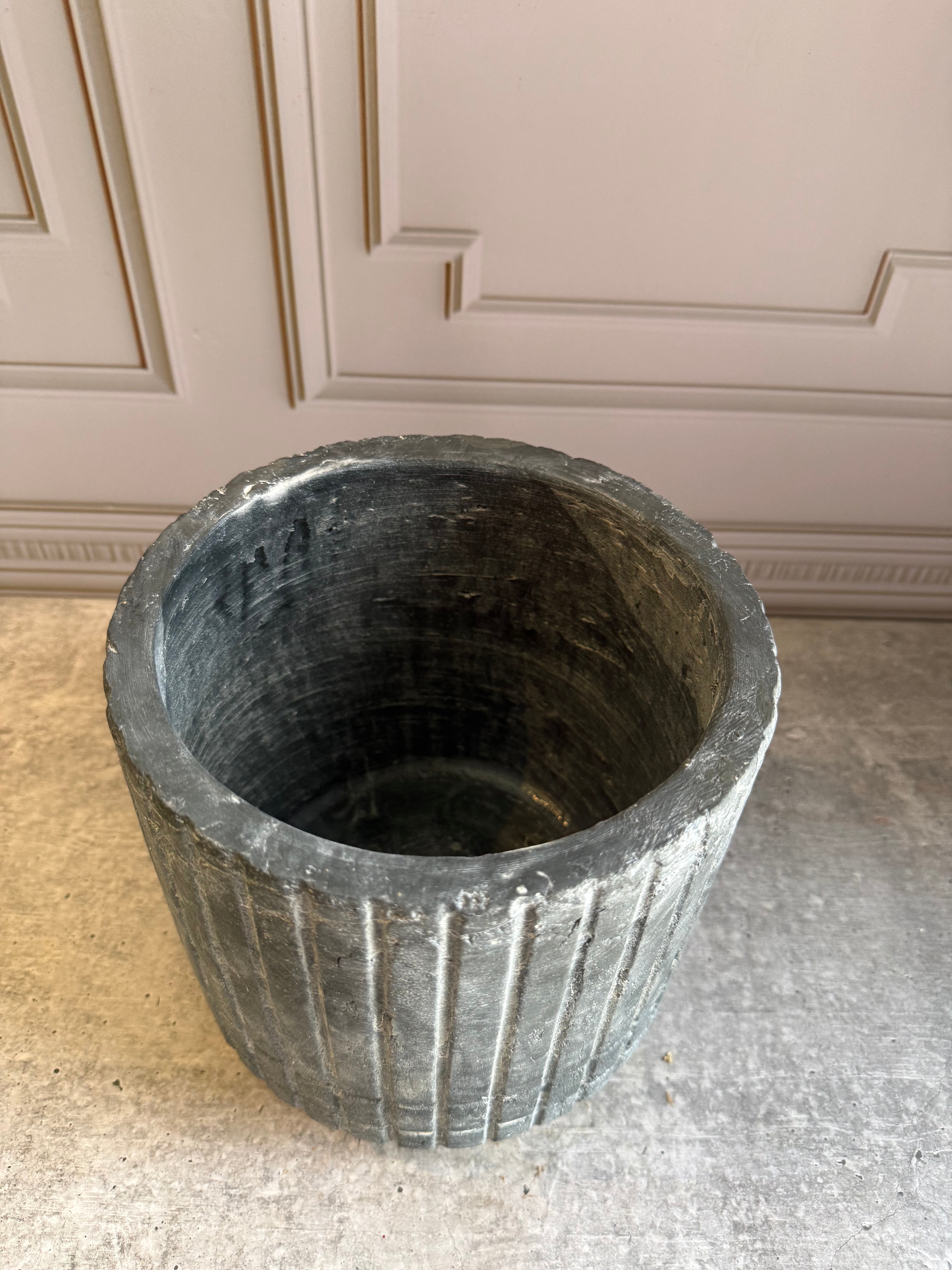 Stonewash Column Pot